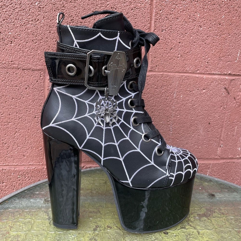 Demonia Torment 51 Platform Spider Web Ankle Boots Size 6